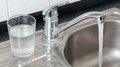 Жесткость воды: что это такое и почему с ней так упорно борются